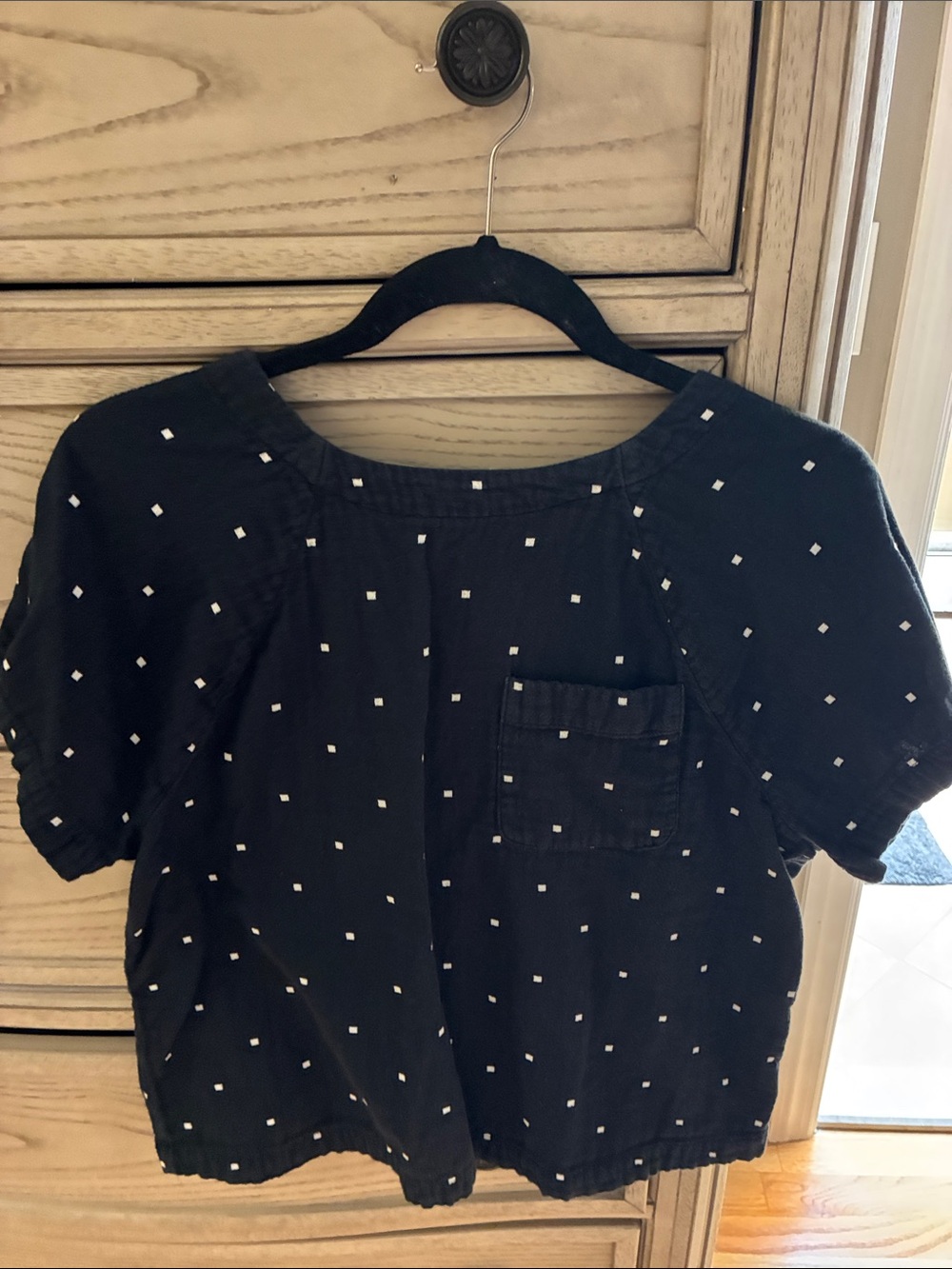 Black Short-Sleeve Square Dot Pocket Top
